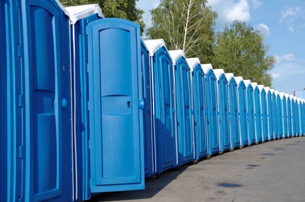 Best Portable restroom trailer rental  in Charlotte Park, FL